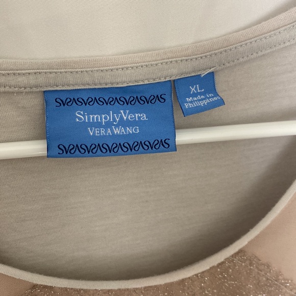 Simply Vera Vera wang neutral colors top geometric fun shimmer design - Picture 3 of 3